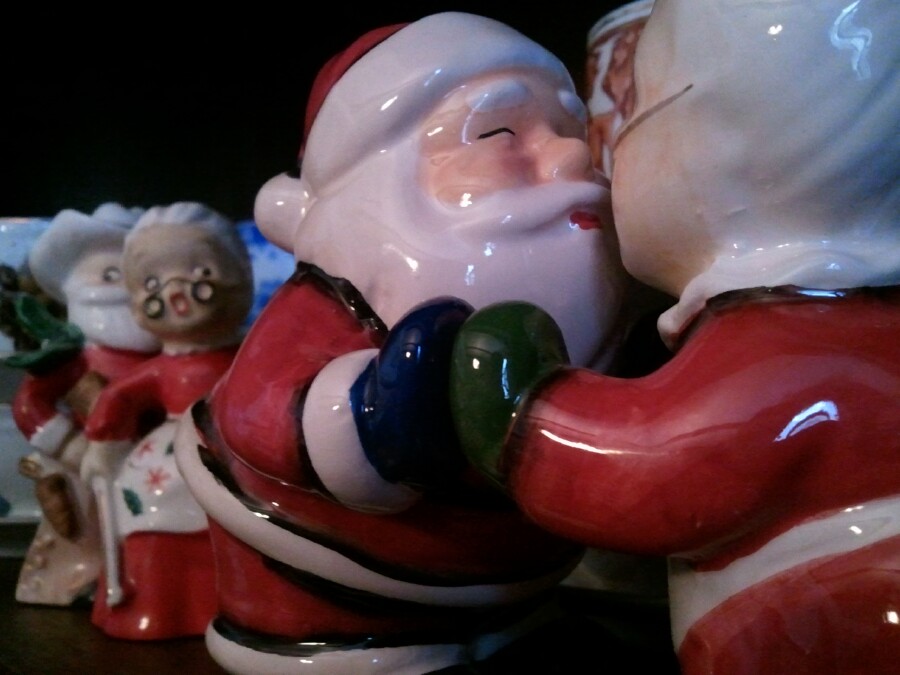 Kissing Santas