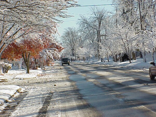 First snow 2004 - W. Midland Street